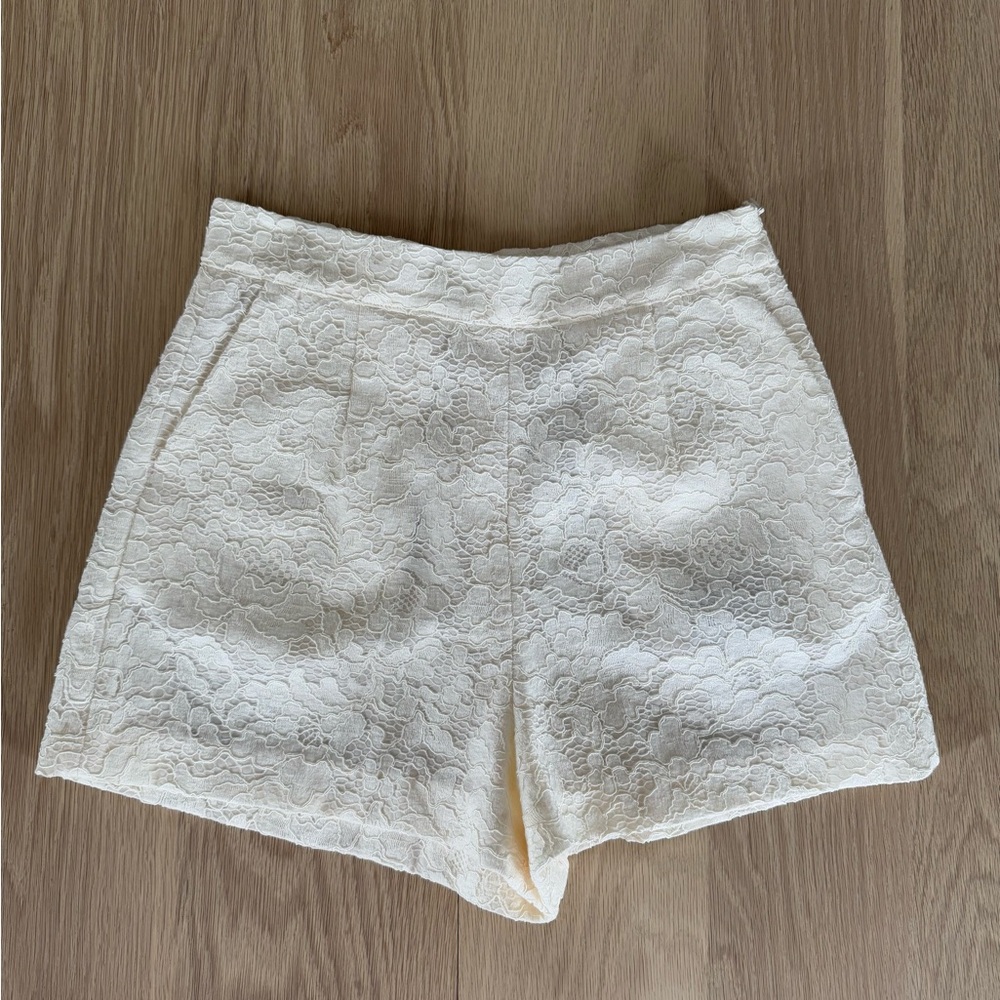 Twin-Set Elegant Cream Lace Women's Shorts